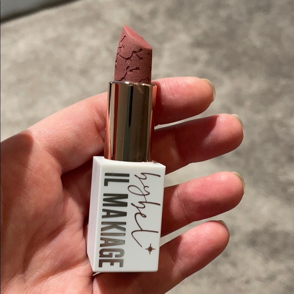 Carli Bybel MATTE lipstick